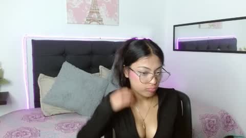Snapshot of vannesweet_ chatting on 05-16-26, 07:34 vane online show from 05-16-26, 07:34