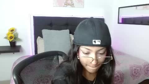 Snapshot of vannesweet_ chatting on 05-17-26, 08:16 vane online show from 05-17-26, 08:16