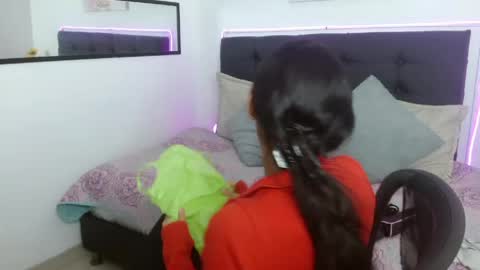 Snapshot of vannesweet_ chatting on 06-05-26, 09:09 vane online show from 06-05-26, 09:09
