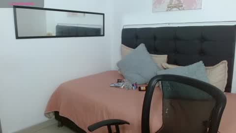 Snapshot of vannesweet_ chatting on 06-15-26, 07:38 vane online show from 06-15-26, 07:38