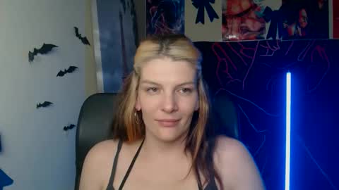 Vanessa online show from 04-28-26, 02:49