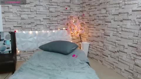 Snapshot of vanse_lust chatting on 03-06-25, 12:32 Karuna online show from 03-06-25, 12:32