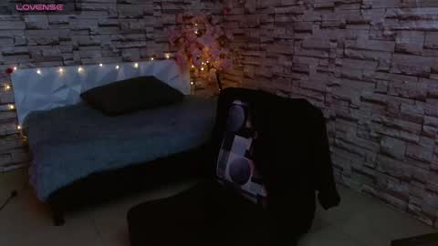 Snapshot of vanse_lust chatting on 03-08-25, 10:24 Karuna online show from 03-08-25, 10:24