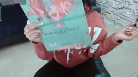 Snapshot of vanse_lust chatting on 09-29-25, 08:24 Karuna online show from 09-29-25, 08:24