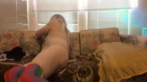 Varina online show from 04-28-26, 04:12