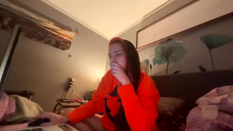 Snapshot of vaua089 chatting on 10-18-25, 05:54 vaua089 online show from 10-18-25, 05:54