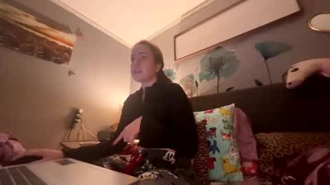 vaua089 online show from 11-24-25, 02:33