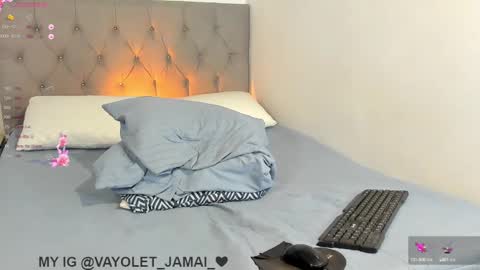 Hi Im Vayolet online show from 12-20-24, 10:00