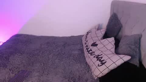 Vayolett Bass online show from 12-20-24, 05:40