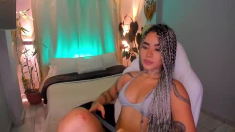 Snapshot of vayolett_bass chatting on 06-05-26, 07:14 Vayolett Bass online show from 06-05-26, 07:14