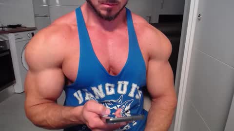 Snapshot of vecinito_ctb chatting on 11-30-25, 01:04 Toni Martins online show from 11-30-25, 01:04