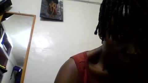 Snapshot of vee_tommy chatting on 06-08-26, 02:34 Vee tommy online show from 06-08-26, 02:34