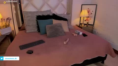 Vee Simons online show from 01-03-25, 12:11