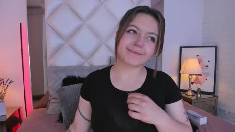 Vee Simons online show from 01-14-25, 08:59