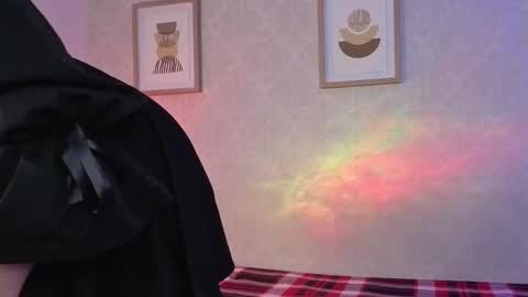 Vee Simons online show from 10-24-25, 12:08