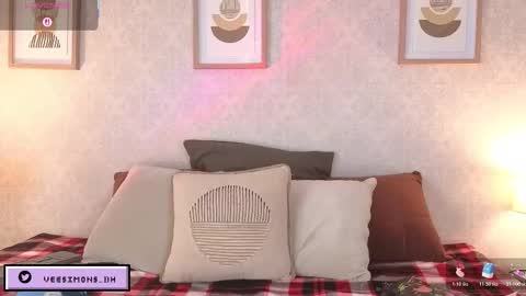 Vee Simons online show from 12-16-25, 07:41