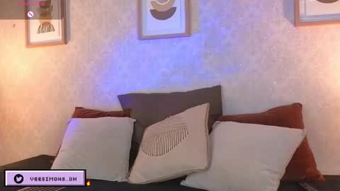 Vee Simons online show from 02-10-26, 08:24