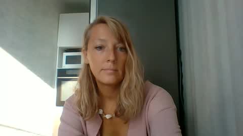 Snapshot of veessa chatting on 09-20-25, 04:57 Veessa online show from 09-20-25, 04:57