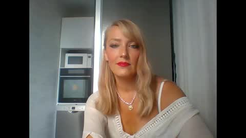 Snapshot of veessa chatting on 10-16-25, 12:39 Veessa online show from 10-16-25, 12:39