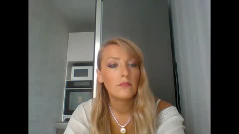 Snapshot of veessa chatting on 10-18-25, 01:01 Veessa online show from 10-18-25, 01:01