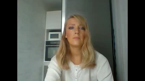 Snapshot of veessa chatting on 10-19-25, 12:39 Veessa online show from 10-19-25, 12:39