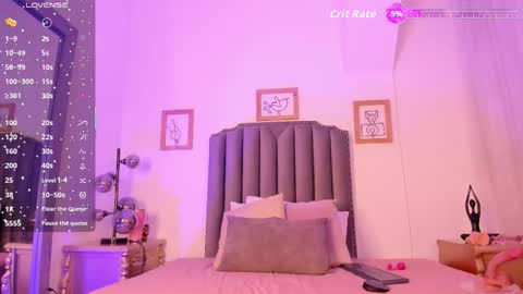 Snapshot of vega__16 chatting on 10-15-25, 11:43 online show from 10-15-25, 11:43