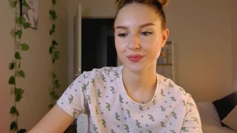 Maria online show from 09-11-25, 03:23