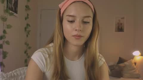 Maria online show from 09-26-25, 02:43