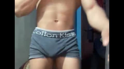 Snapshot of veilofstrength11 chatting on 11-14-25, 09:46 veilofstrength11 online show from 11-14-25, 09:46