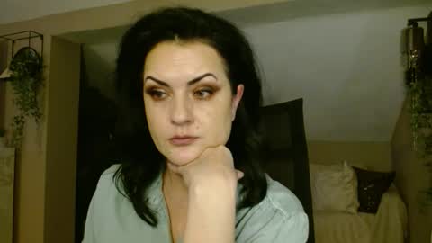 Snapshot of veilroom chatting on 02-18-26, 07:43 VeilRoom online show from 02-18-26, 07:43