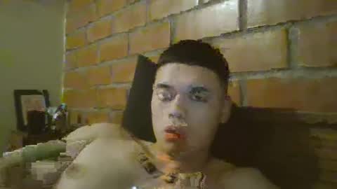 Snapshot of velasmanu1 chatting on 10-12-25, 05:39 velasmanu1 online show from 10-12-25, 05:39