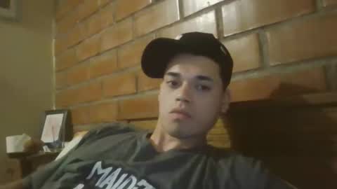 Snapshot of velasmanu1 chatting on 12-05-25, 04:21 velasmanu1 online show from 12-05-25, 04:21