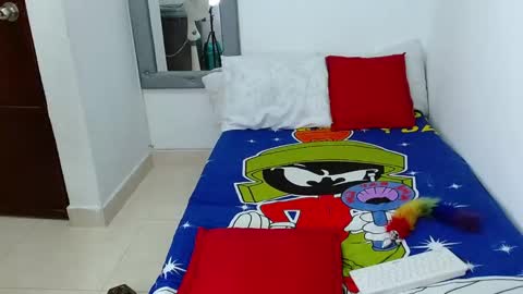 Snapshot of velk_hot1 chatting on 11-21-25, 09:35 velk_hot1 online show from 11-21-25, 09:35