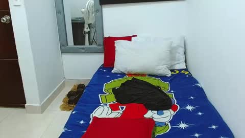 Snapshot of velk_hot1 chatting on 11-25-25, 02:39 velk_hot1 online show from 11-25-25, 02:39