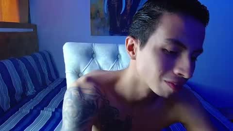 velk_hot1 online show from 04-08-26, 01:11