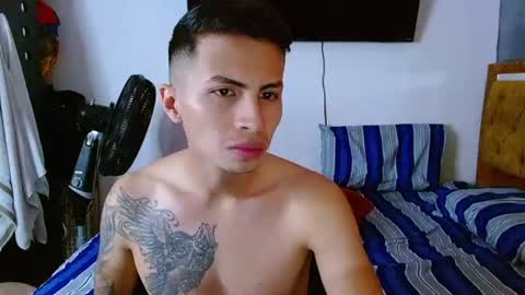 velk_hot1 online show from 07-06-26, 12:35