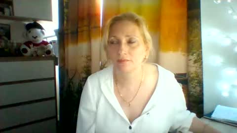 Snapshot of velka_raspberry chatting on 05-25-26, 09:15 velka_raspberry online show from 05-25-26, 09:15