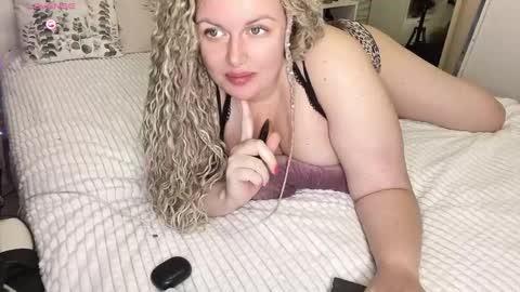 vellinka online show from 10-10-25, 01:15