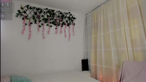 Snapshot of velvet_00 chatting on 05-31-26, 03:58 velvet_00 online show from 05-31-26, 03:58
