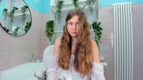 velvet_cherry online show from 01-21-25, 06:45