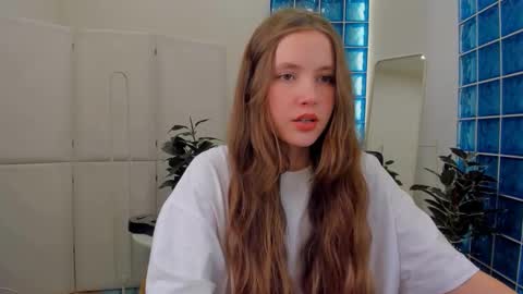 velvet_cherry online show from 03-11-25, 06:19