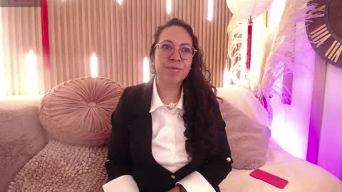 Snapshot of velvet_curly chatting on 05-13-26, 12:35 Emma Curly online show from 05-13-26, 12:35