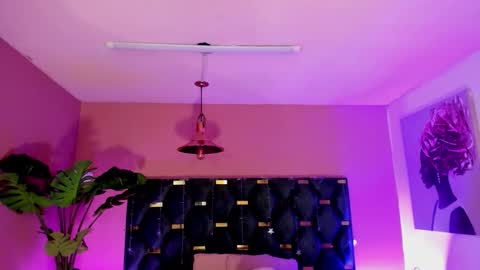 Isabella  online show from 03-25-26, 12:11