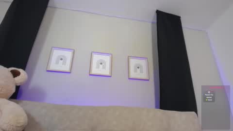 Snapshot of velvet_lia chatting on 03-10-26, 01:16 Lia online show from 03-10-26, 01:16