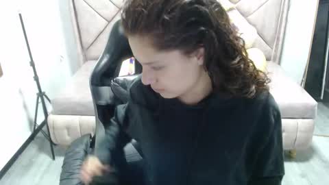 velvet_moon_v online show from 11-12-25, 12:27