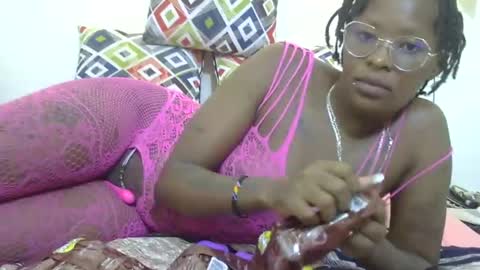 Snapshot of velvet_temptress chatting on 01-07-25, 05:01 velvet online show from 01-07-25, 05:01