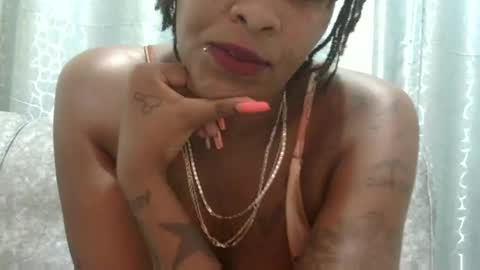 Snapshot of velvet_temptress chatting on 02-19-25, 04:55 velvet online show from 02-19-25, 04:55