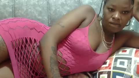 Snapshot of velvet_temptress chatting on 03-04-25, 03:00 velvet online show from 03-04-25, 03:00