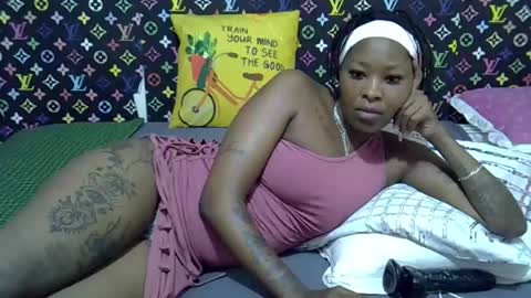 Snapshot of velvet_temptress chatting on 06-18-26, 05:30 velvet online show from 06-18-26, 05:30