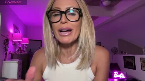 VelvetBarbie online show from 01-18-25, 06:03